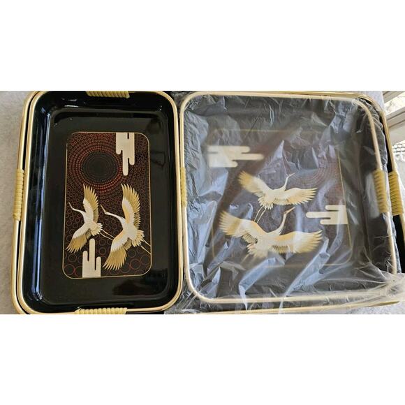 Vintage Set Of 3 Lacquerware Nesting Trays Gold Trim Flying Cranes Made in Japan - Picture 2 of 6